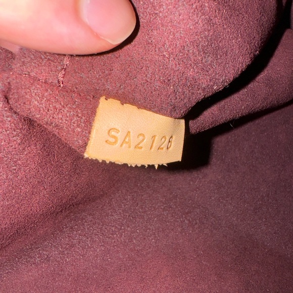 Louis Vuitton Melie bag - Picture 9 of 11